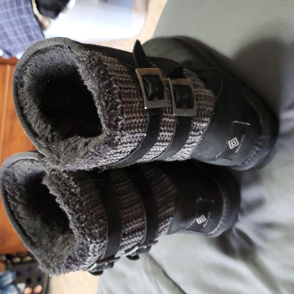 Girls black fuzzy boots